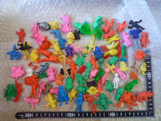 当時物 ガチャガチャ ガシャポン ウルトラマン 仮面ライダー アラレちゃん ドラえもん 他 消しゴム まとめて 現状渡し品1拍卖