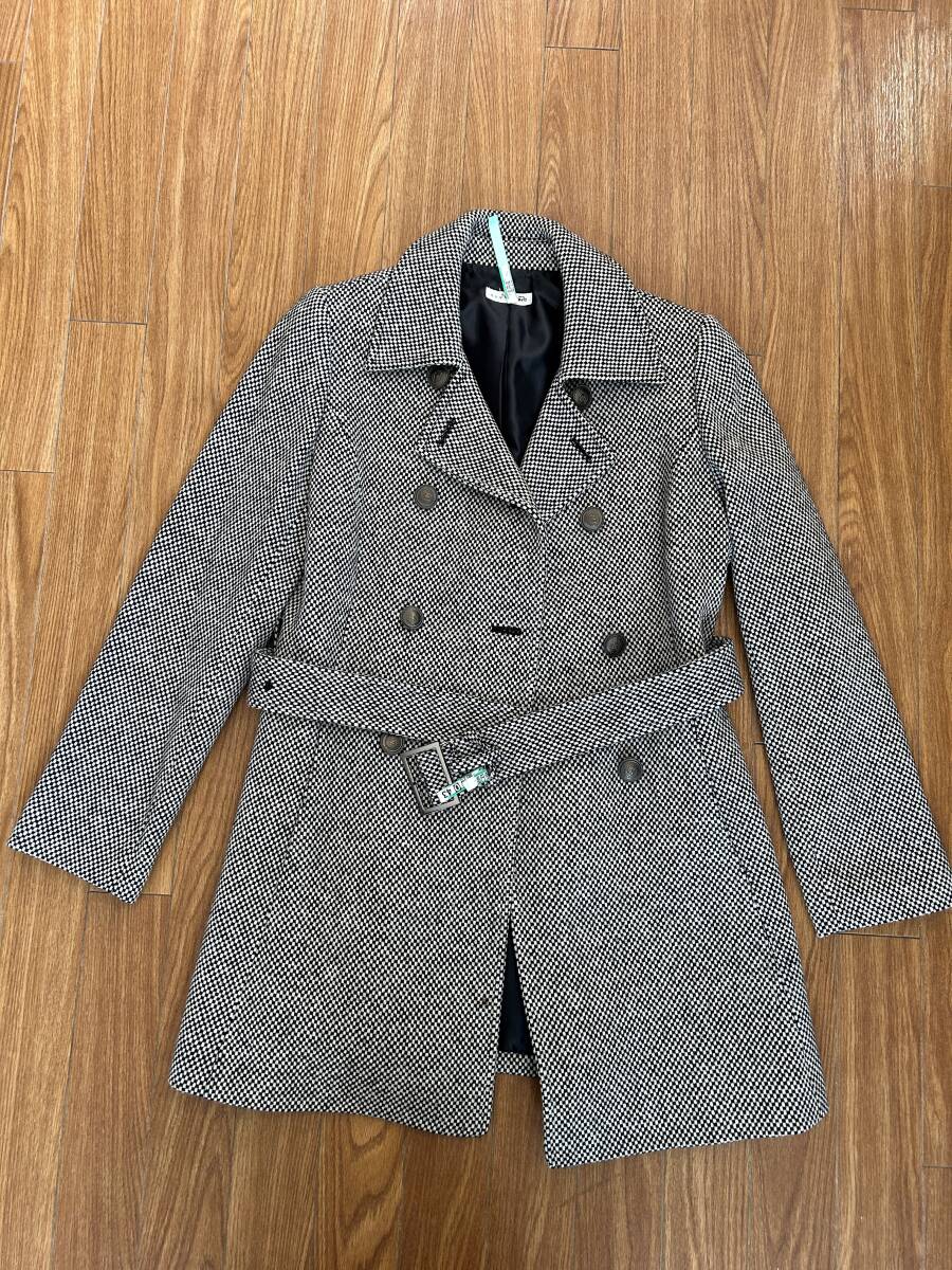 【クリーニング済】★a.v.v standaed アーヴェヴェ 白×黒 レディースコート サイズ38 シンプル ベルト 毛&ポリエステル 拍卖