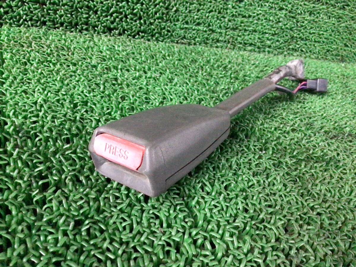 NHS69E H.11年 エルフ 標準 ハイルーフ 運転席用 ベルト キャッチのみ 12V C2 250125 ④ 即日発送不可 いすゞ 60s拍卖