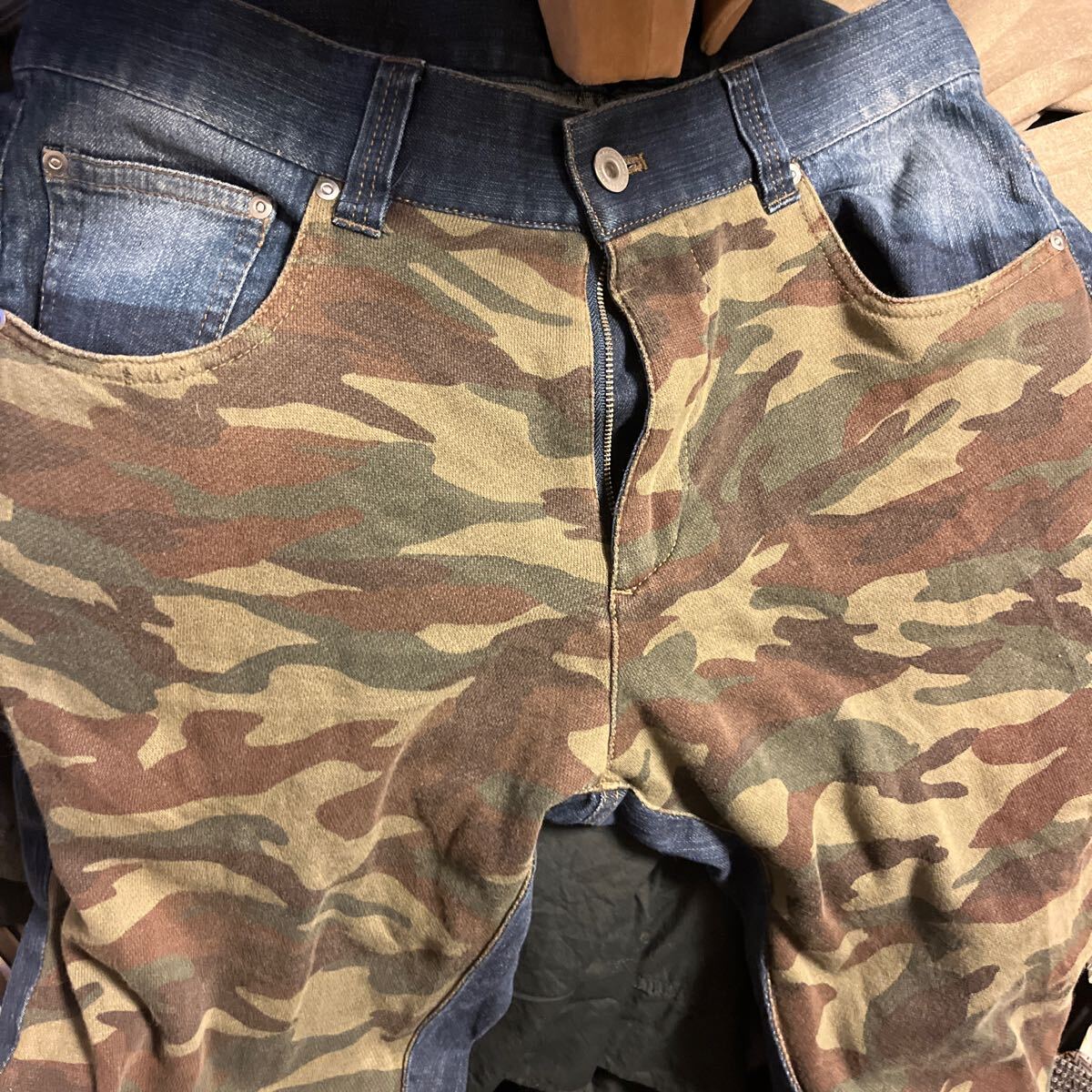 新品・迷彩&デニムスタイル ウエスト84CM 素材コットン95% 裾幅16CM スリムタイプ アーミー迷彩 かっこいい きれい かわいい拍卖