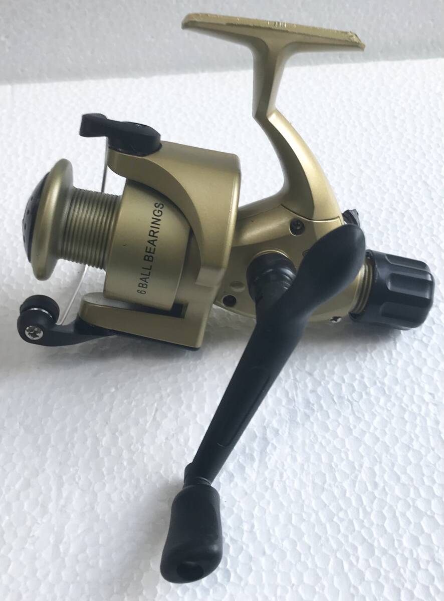 スピニングリールCB540☆送料無料☆新品未使用☆マットゴールド☆左右ハンドル変更可能☆オマケルアー付き☆拍卖