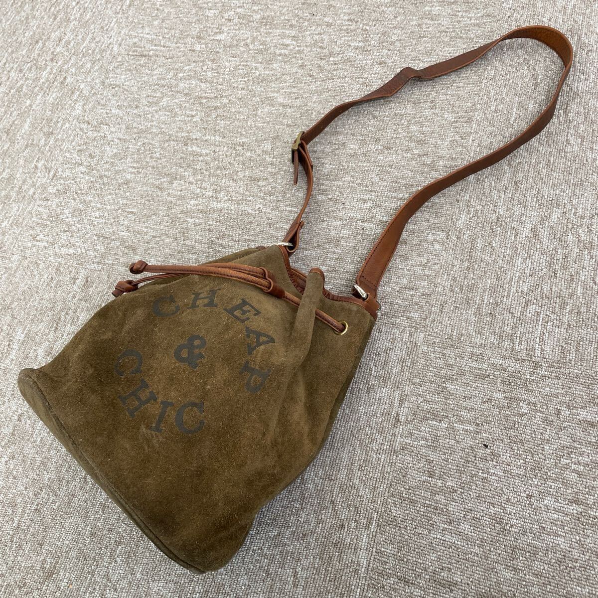 【63】モスキーノ MOSCHINO スウェード ショルダーバッグ カーキ 巾着 バッグ レザーバッグ vintage 古着コーデにおすすめ拍卖