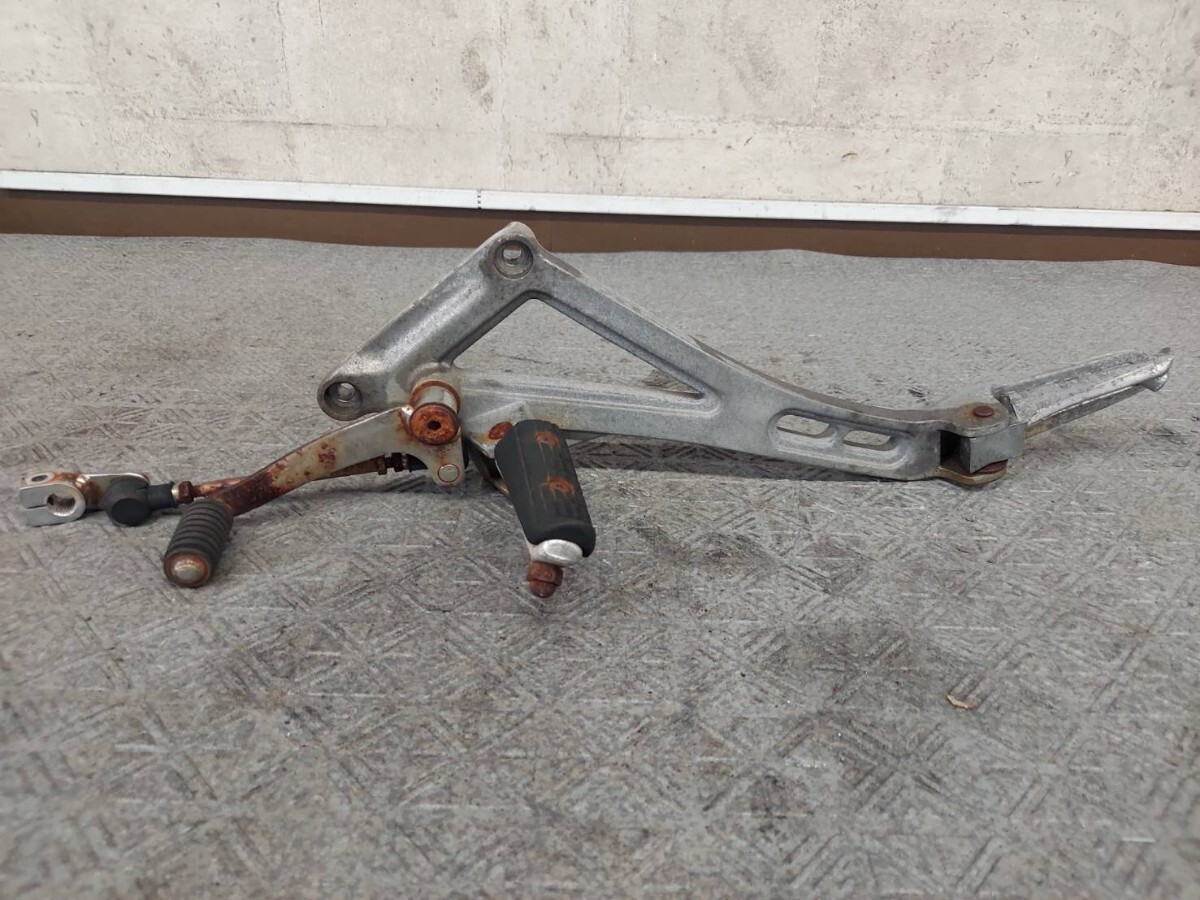 ヤマハ FZ250 フェザー 1HX-009 ステップホルダー左 チェンジペダル 固着無し 純正 部品 パーツ拍卖