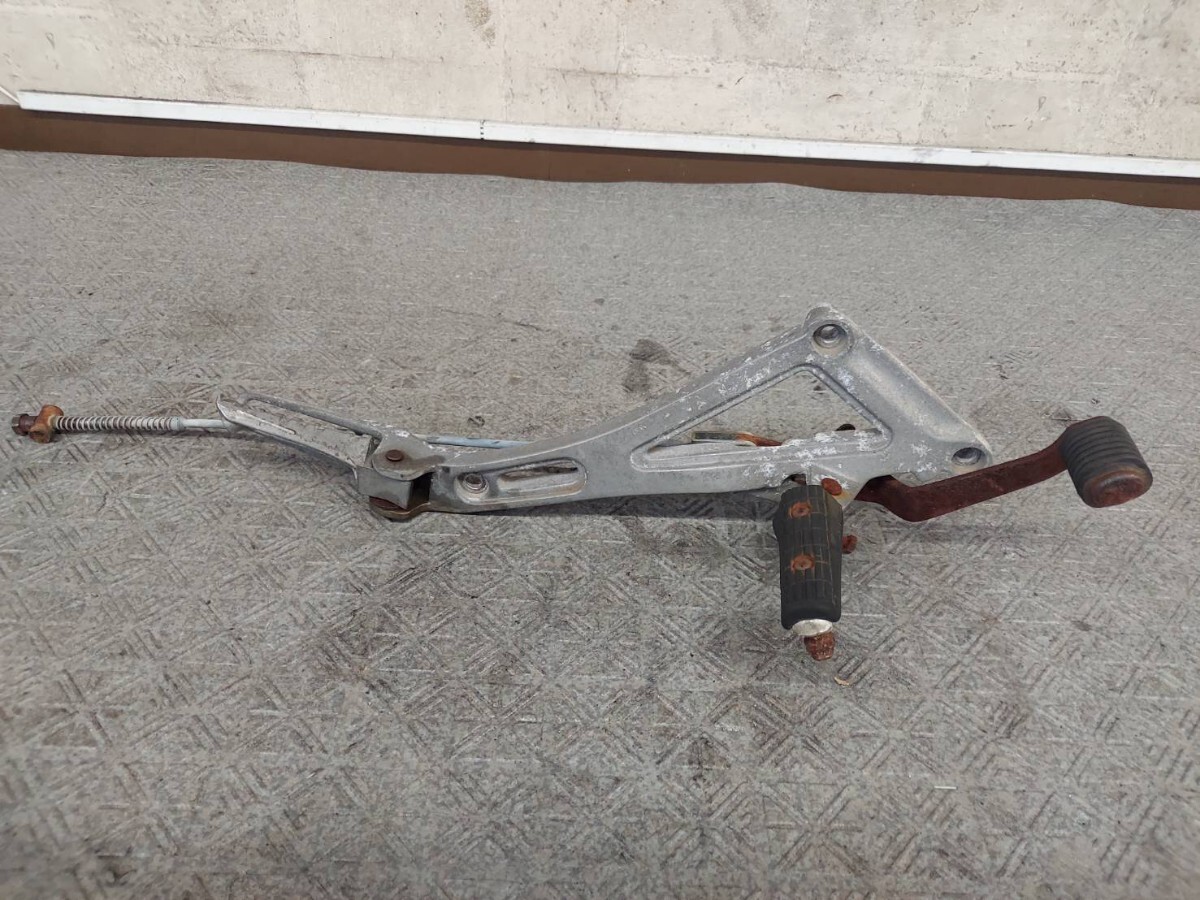 ヤマハ FZ250 フェザー 1HX-009 ステップホルダー右 ブレーキペダル ロッド 固着無し 純正 部品 パーツ拍卖