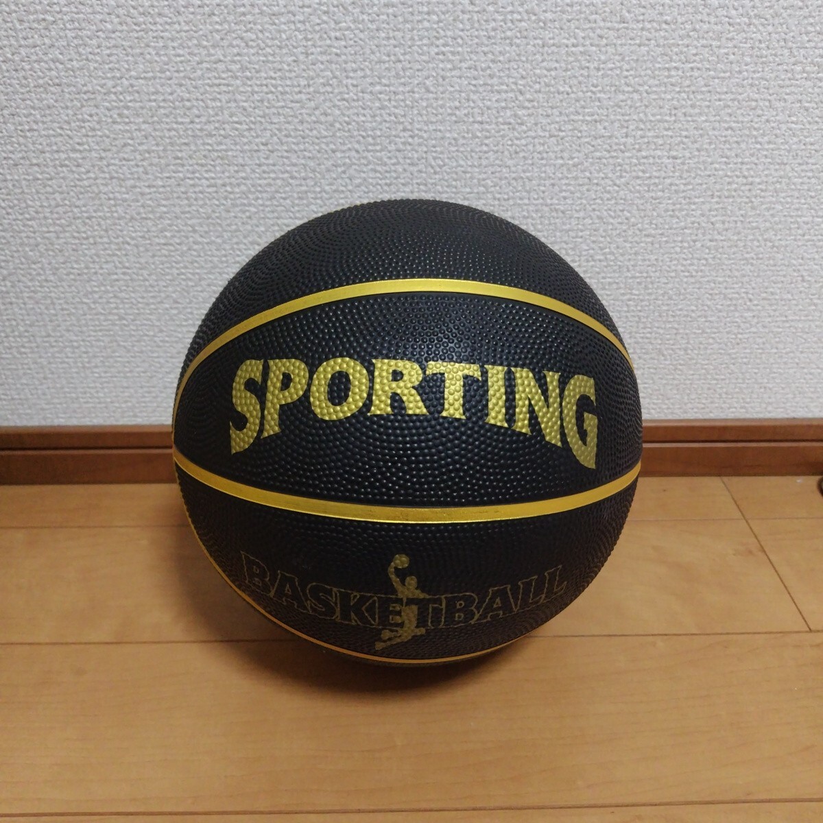 バスケットボール SPORTING ブラック/ ゴールドライン ボール バスケ スポーツ玩具★ 非売品・新品・未使用★アミューズメント獲得品拍卖