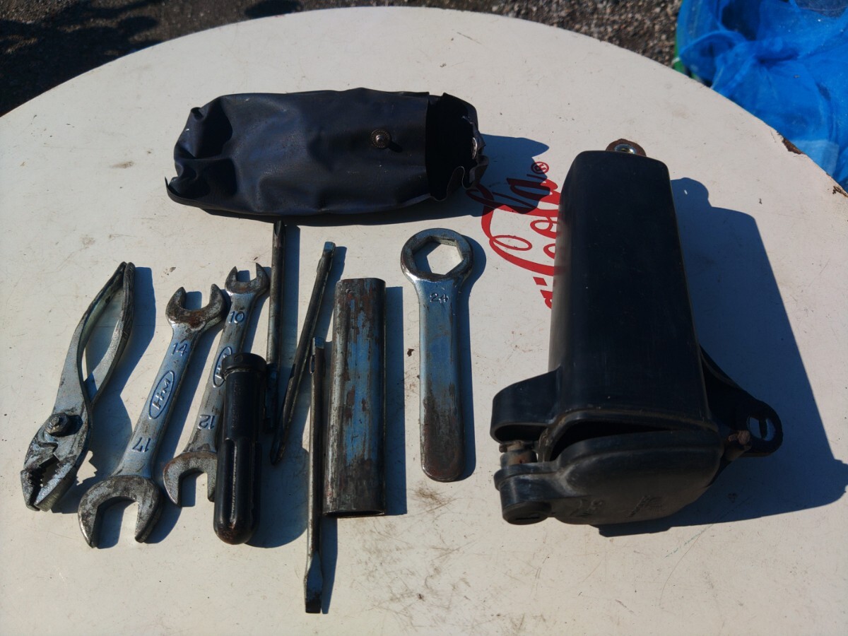 MD06 XL200R 車載工具 ツールボックス拍卖