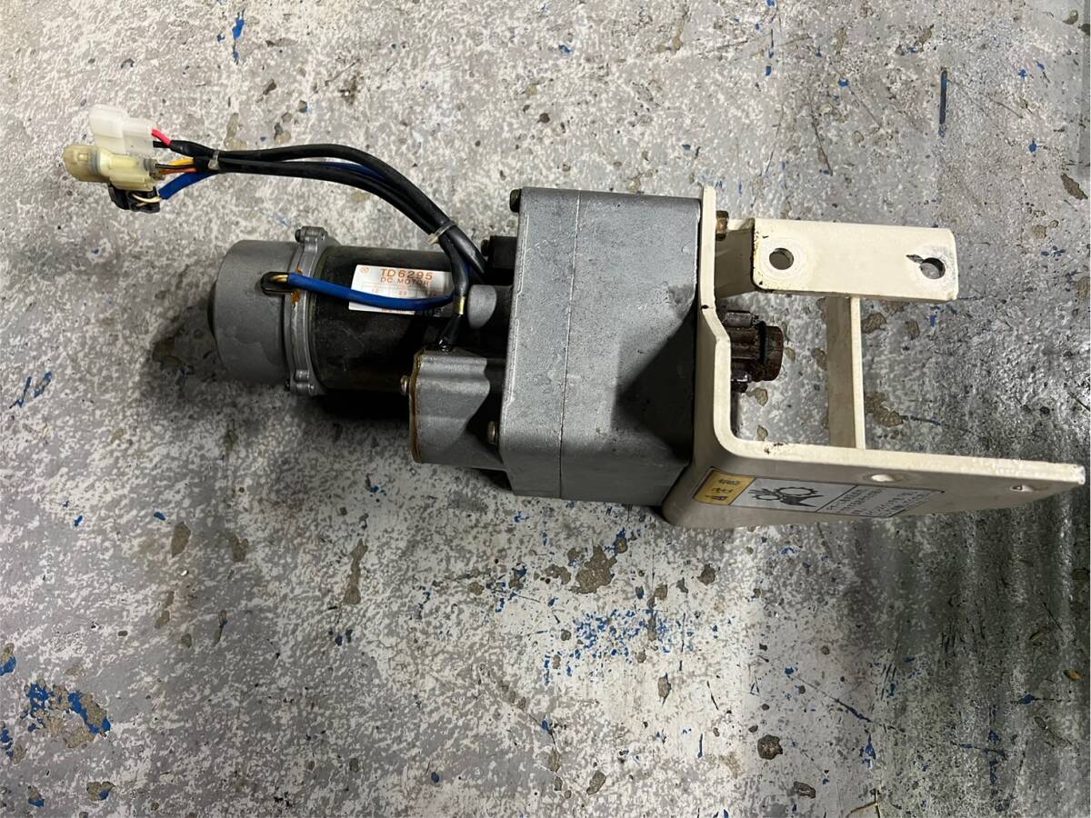 ★福島発 イセキ コンバイン HF323外し オーガ旋回モーター★拍卖