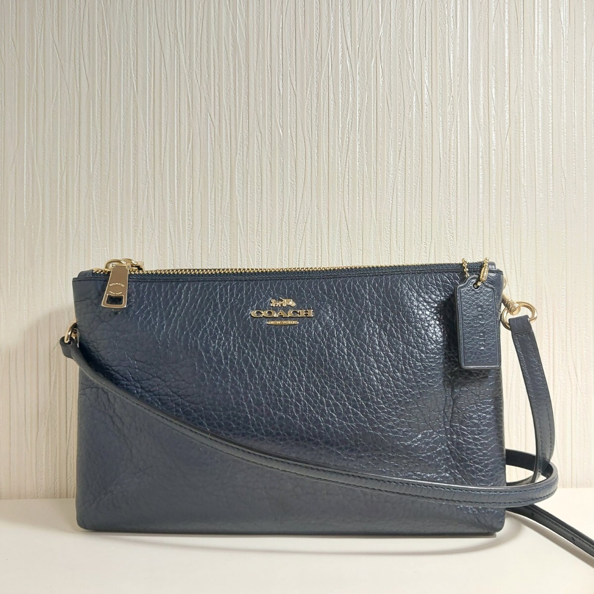 コーチ メタルロゴ クロスボディ ショルダーバッグ レザー ダークネイビー F34265拍卖