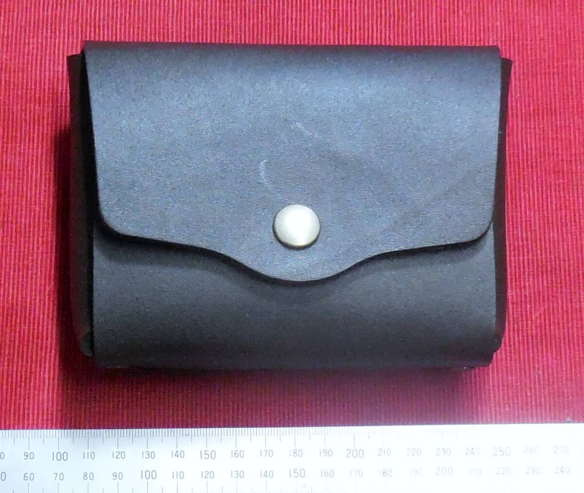 No.025-01 牛革製ライダ-パック・免許証・財布入 Size: 横幅:12cm・ 縦:9cm・ 幅:3cm・ベルト通し幅:5cm。拍卖