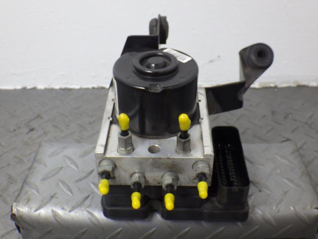 プレマシー CWEFW ABSアクチュエーター C2Y6-43-7AZB拍卖