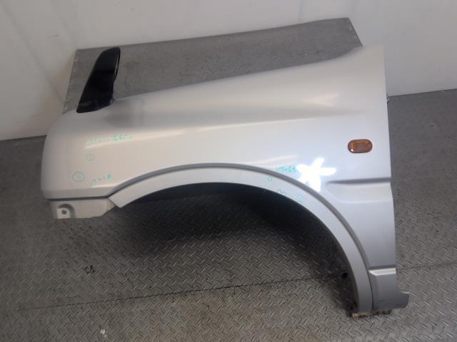 ジムニー JB23W 左 フロント フェンダー パネル 58811-81AA0 Z2S拍卖