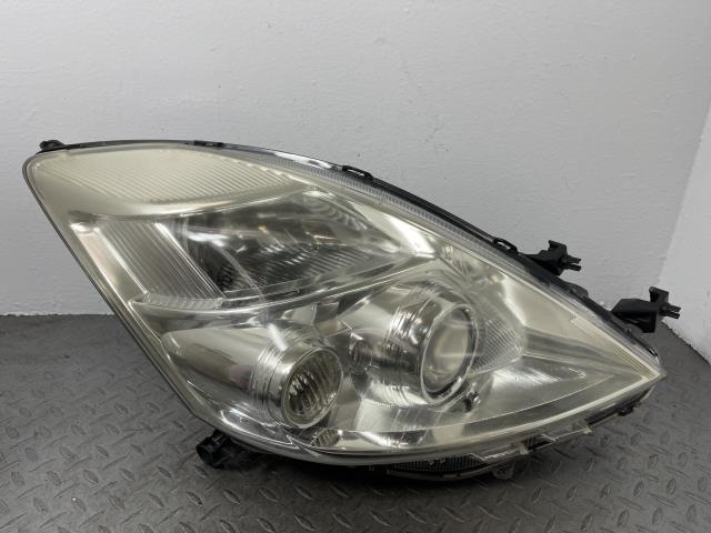 アイシス ANM10G 右 ヘッドランプ ライト 81110-44330拍卖