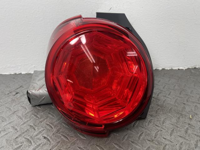 キャスト LA250S 左 テール ランプ ライト 81560-B2550拍卖