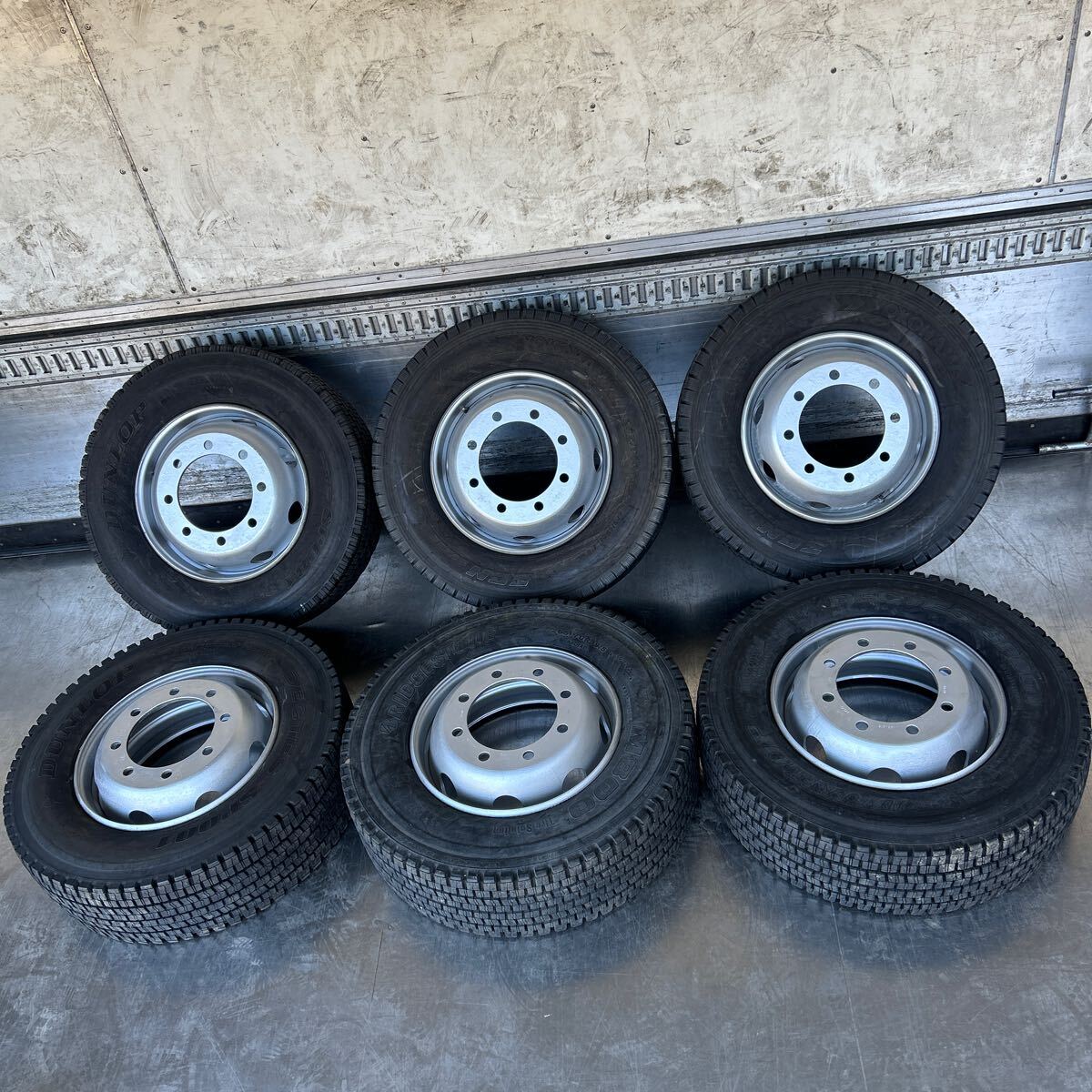 265/70R19.5 140/138J スタッドレスISOホイール付き6本セット拍卖