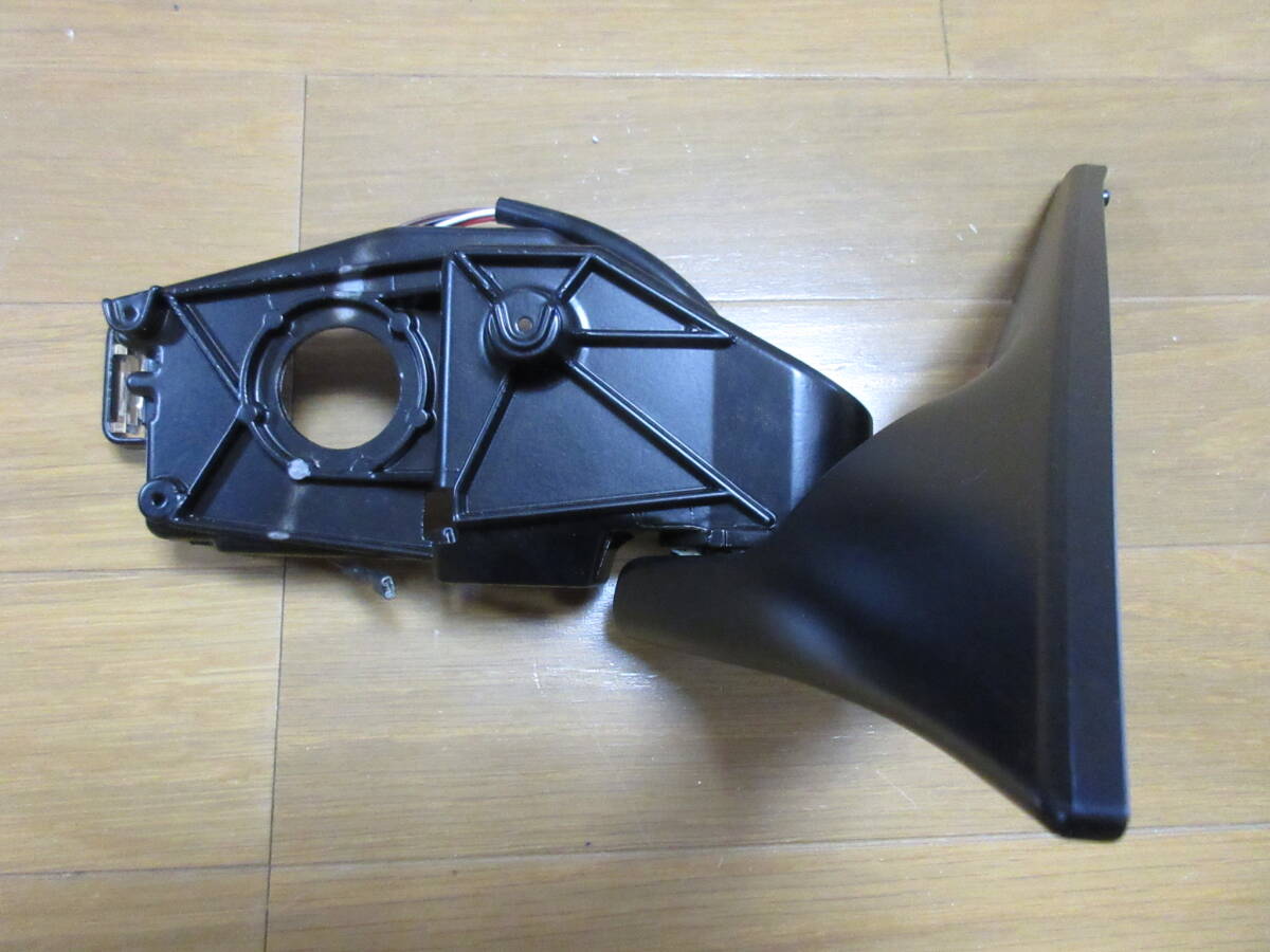 ■PORSCHE ポルシェ 986ボクスター 純正ドアミラーベース右側のみ未使用品拍卖