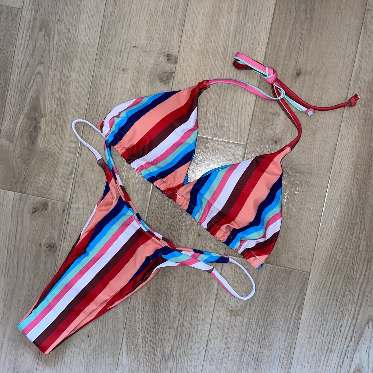 ブラジリアン ビキニ S 水着 カラフル ボーダー フェミニンカラー 新品 海 ビーチ 川 プール BEACH Tバック拍卖