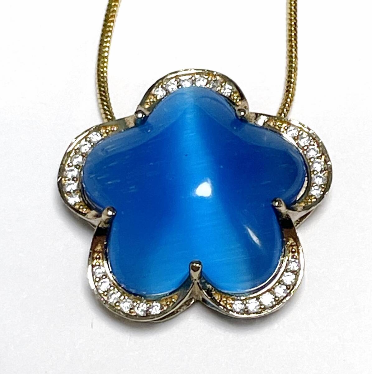 新品 キャッツアイ ブルー 花模様 ネックレス ゴールド拍卖