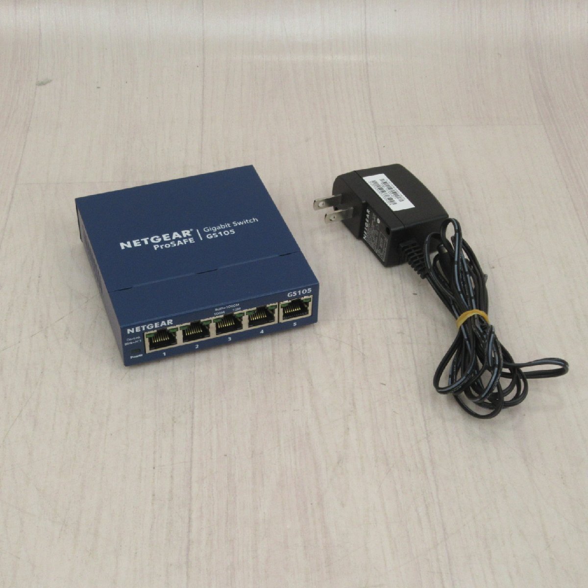 ▲NETGEAR GS105v5 ProSAFE ギガビット5ポート アンマネージスイッチ 動作確認済 保証有 RS104拍卖