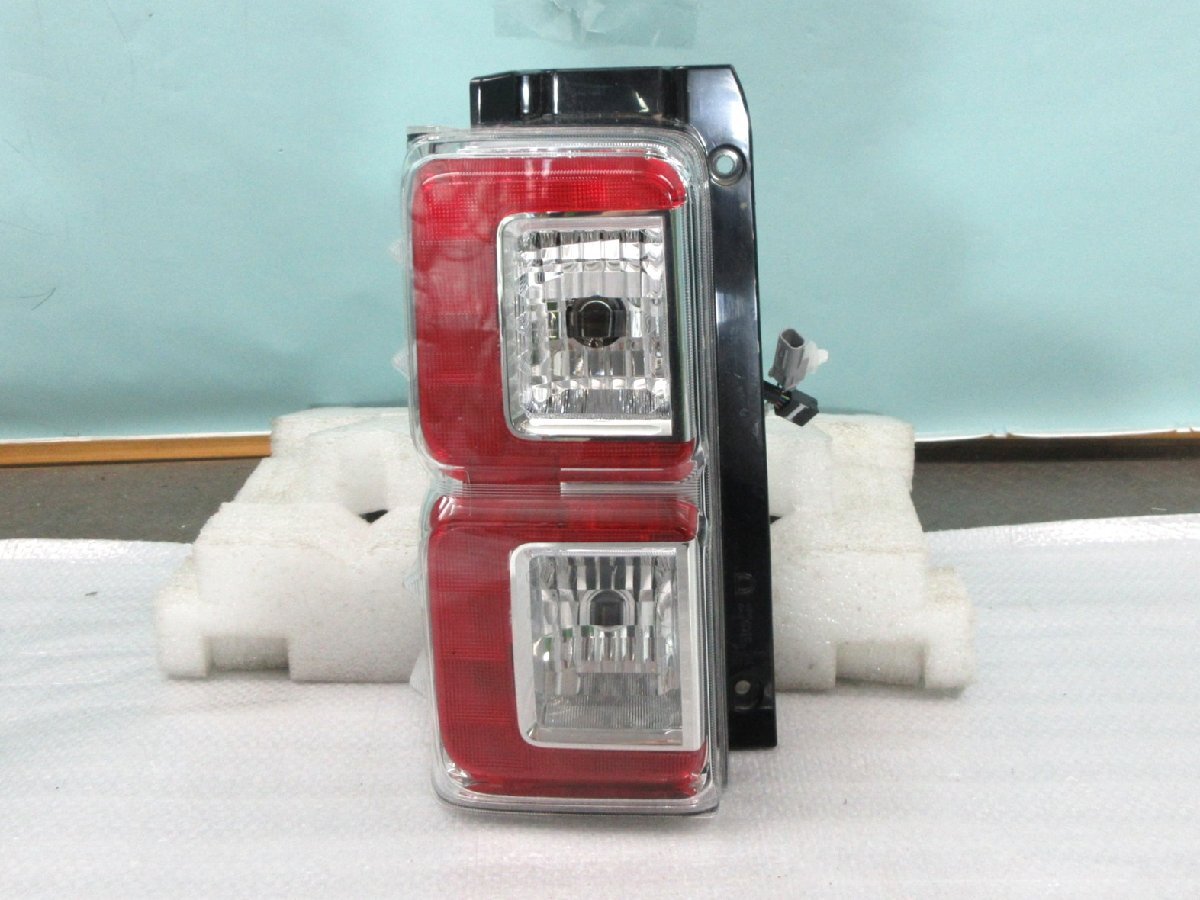 ◆ LA700S LA710S ウェイク WAKE 純正 左テールレンズ 81561-B2380 TOKAIDENSO 20518拍卖