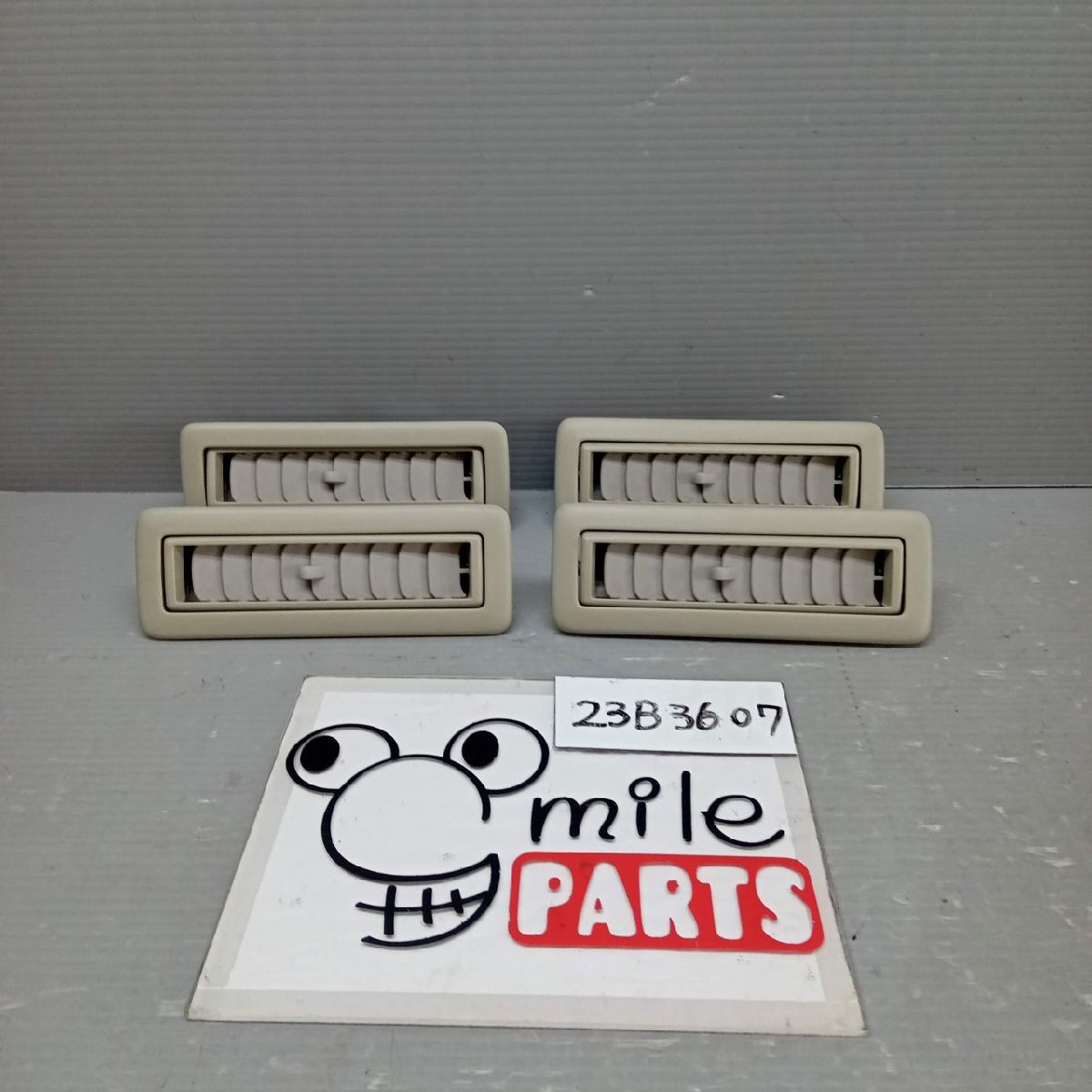 LY3P MPV 純正 リアエアコン吹出口4点 1D1-6-4/23B3607*同梱不可拍卖