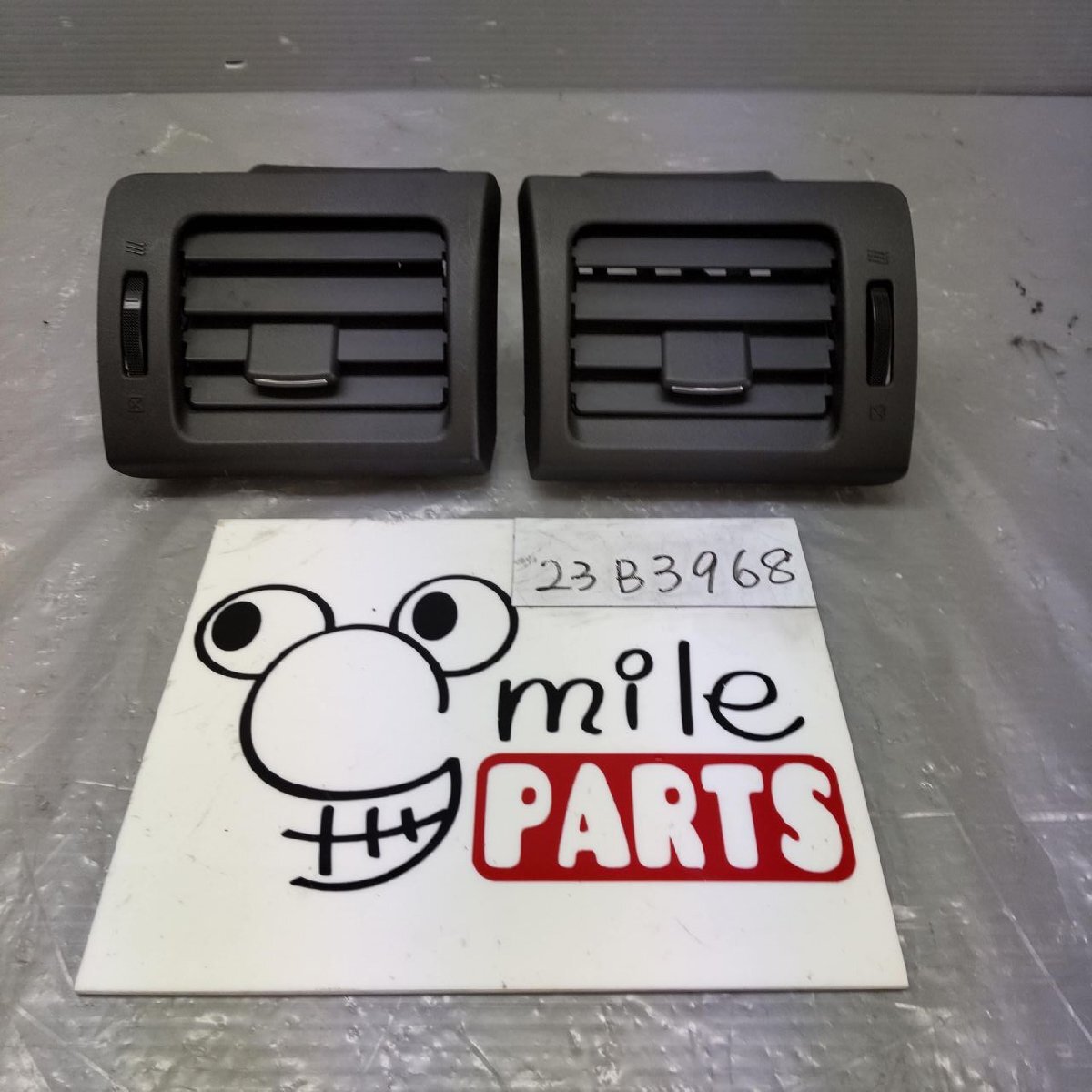 GP3 インプレッサ 純正 運転席助手席エアコン吹出口 1D3-5-4/23B3968*同梱不可拍卖