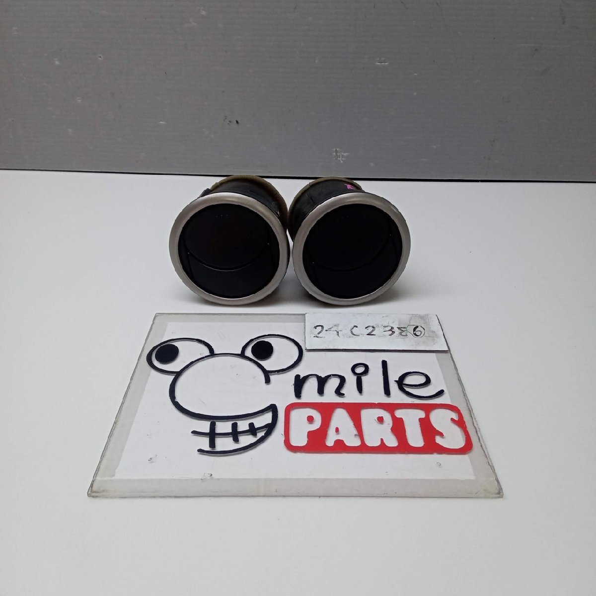 DC5W ベリーサ 純正 運転席助手席エアコン吹出口 2Z4-25-2/24C2386*同梱不可拍卖