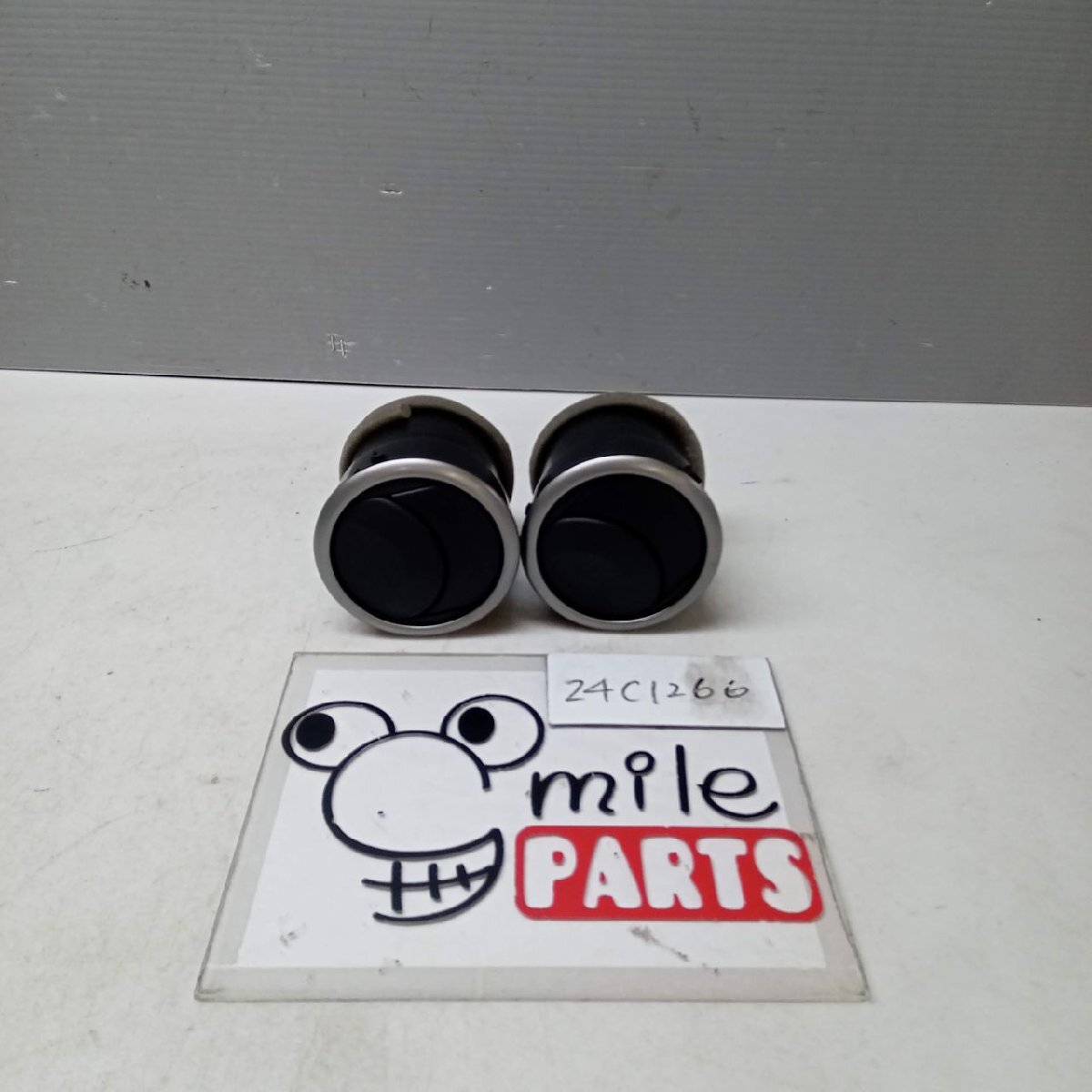 DEJFS/DE3FS デミオ 純正 運転席助手席エアコン吹出口 2Z6-20-7/24C1266*同梱不可拍卖