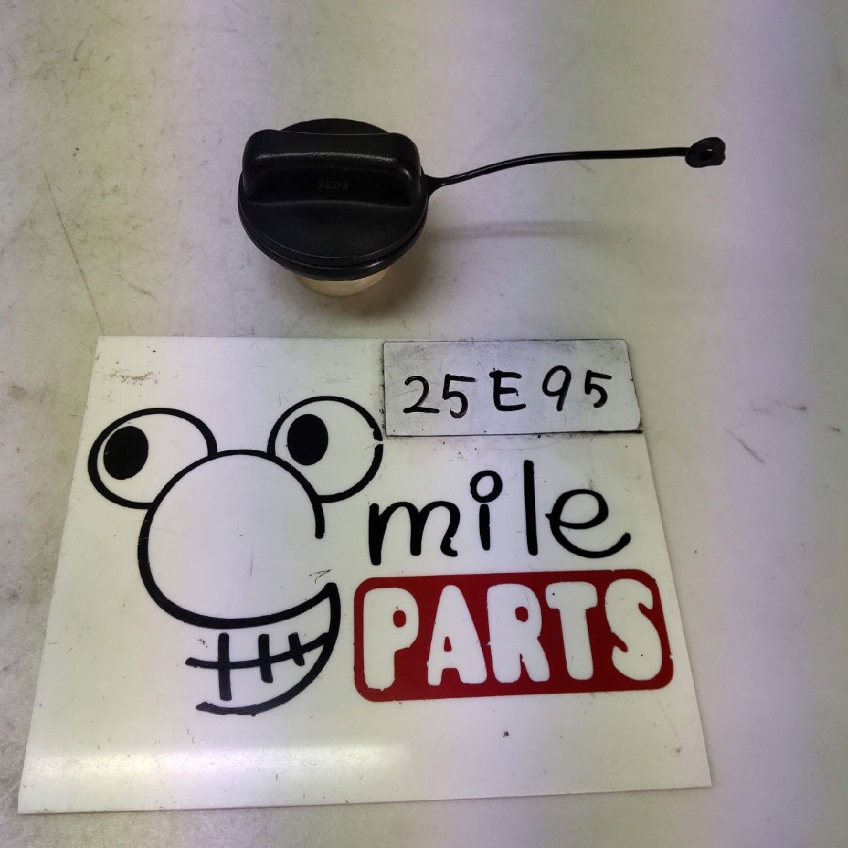 K13 マーチ 純正 フューエルキャップ 2Z7-20-5/25E95*同梱不可拍卖