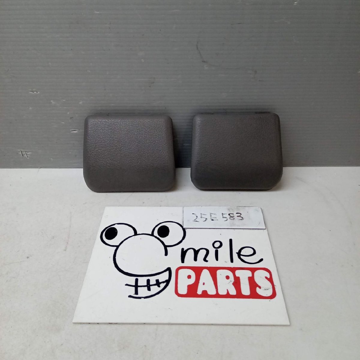 KW3 ヴィヴィオ 純正 左右リアストラットアッパーカバー 1B4-5-5/25E583*同梱不可拍卖