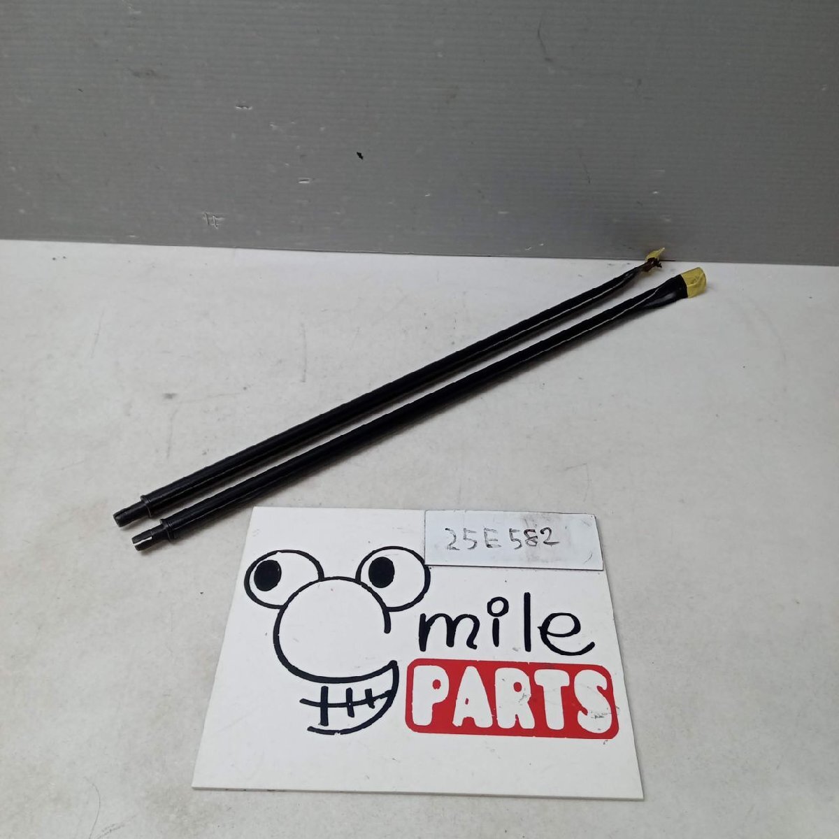 KW3 ヴィヴィオ 純正 左右ピラーバー 2Z3-25-6/25E582*同梱不可拍卖