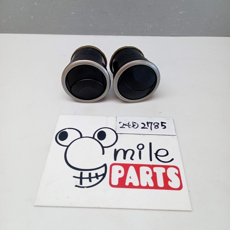 DC5W ベリーサ 純正 運転席助手席エアコン吹出口 2Z4-7-4/24D2785*同梱不可拍卖