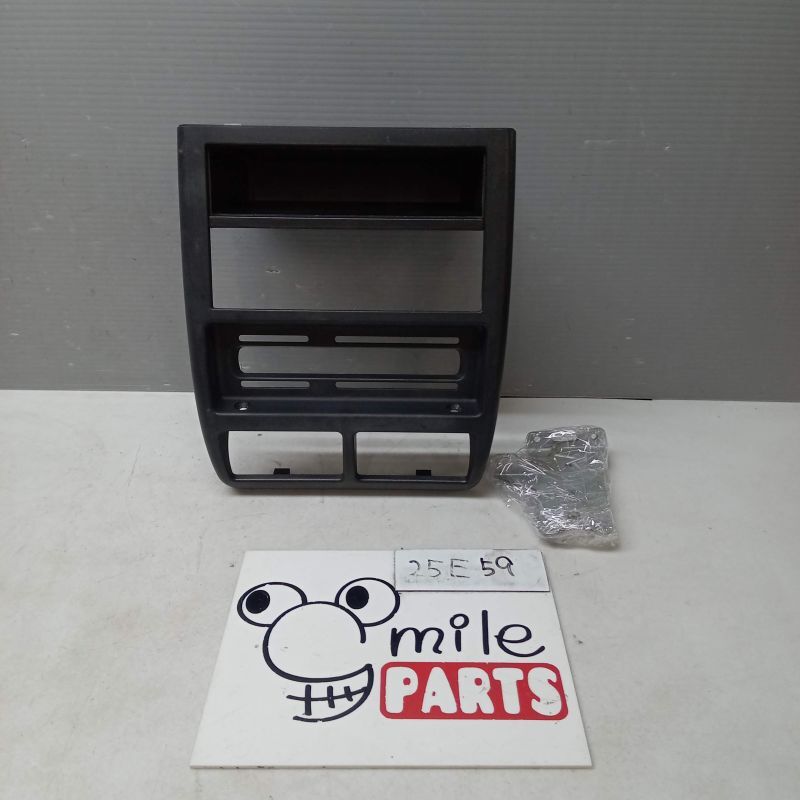 U42T ミニキャブ 純正 オーディオパネル(ステー付) 2Z3-9-8/25E59*同梱不可拍卖