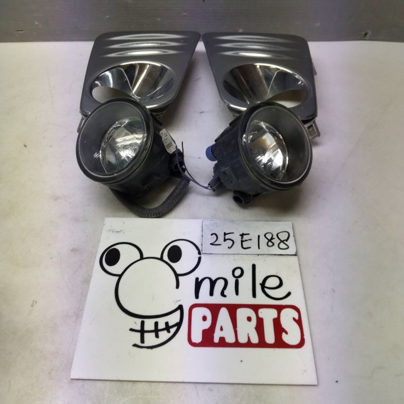 FNC26/FC26 セレナ 純正 左右フォグランプ+カバー 2Z5-24-2/25E188*同梱不可拍卖
