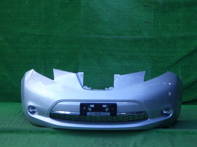 ZE0 AZE0 リーフ 純正フロントバンパー 日産LEAF シルバー 62022 3NA0H ロアグリル メッキ ガーニッシュ フォグ ナンバーベース付拍卖