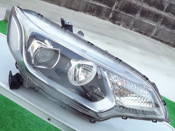 ●LED,前期,W1948,刻印5,クロームメッキ★フィットハイブリッドGP5/GP6右ヘッドライト,フィット,ハイブリッド純正ヘッドランプSTANLEY,Re:P拍卖