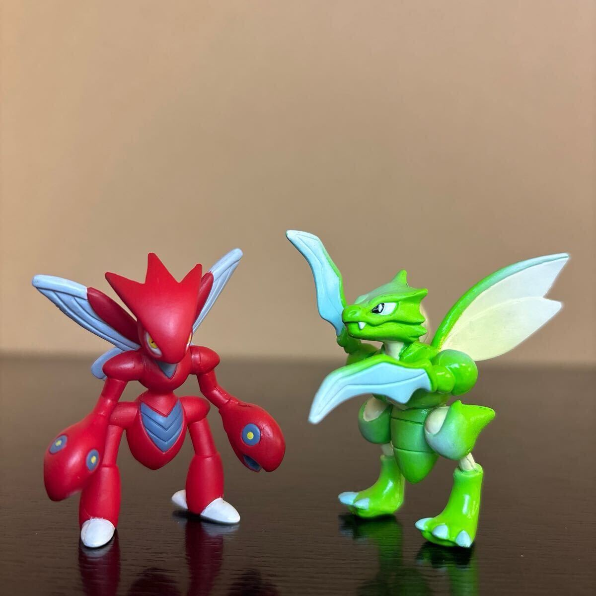 モンスターコレクション 初期 旧黄色台紙 212 ハッサム ( ツヤなし ) 第10弾 34 ストライク ( 吹付あり ) 中古品 ポケモン フィギュア 拍卖