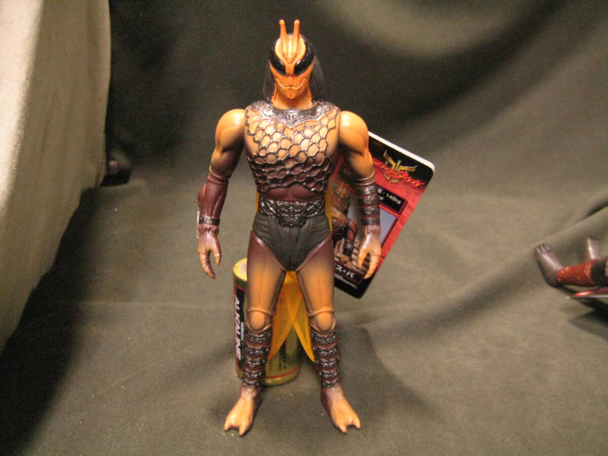 即決 タグ付き 新品 2000年製 バンダイ ハチ種怪人 メ・バ・バヂス 仮面ライダークウガ 怪人 首領 拍卖