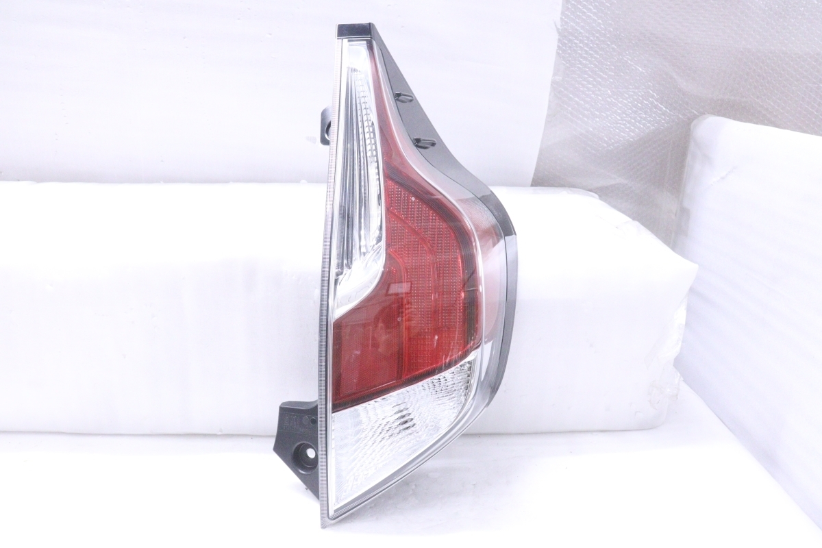 51-27★美品 中期 LED NHP10 アクア★右テールライト STANLEY 52-297 打刻:N ユニット 純正★トヨタ (UK)拍卖