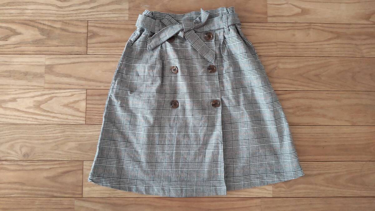 ベルメゾン購入 チェック柄前ボタンスカート 140拍卖