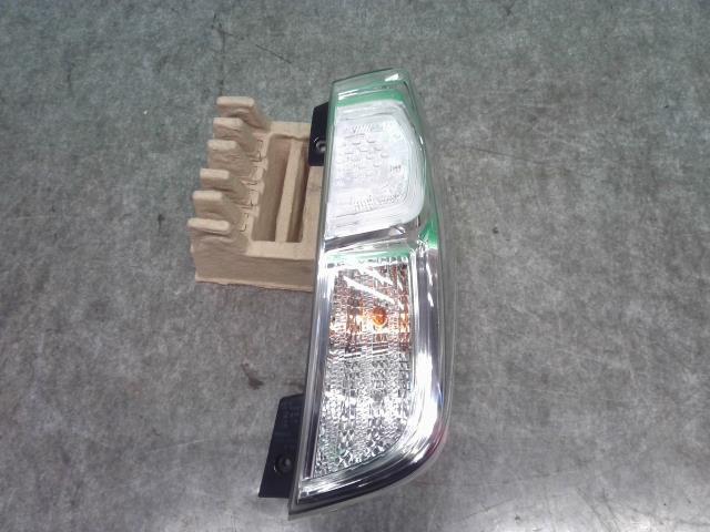 デイズルークス DBA-B21A 右テールランプ ハイウェイスター X Vセレクション 26550-6A02B拍卖