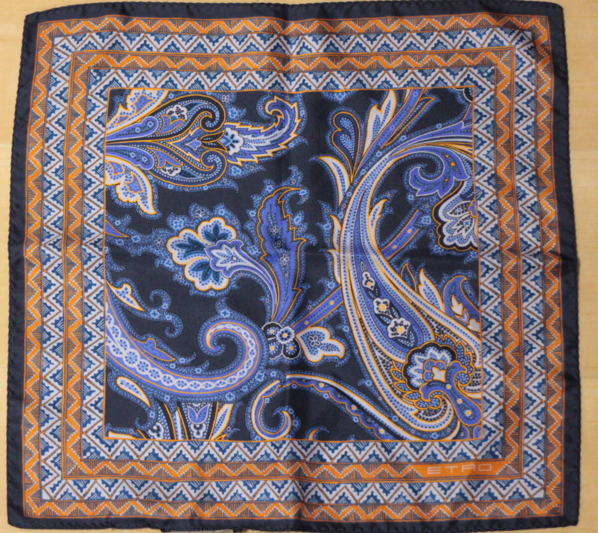 エトロ新品シルクチーフ超華麗ネイビー*オレンジ*ブルーペイズリー柄エキゾチックテイストアシンメトリーデザインハンドメイド拍卖