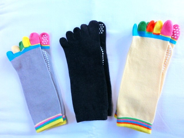 超美品◆可愛いカラフル・つま先あり・滑り止めソックス・5本指 (3足組)◆ヨガ・ストレッチ・ピラティス拍卖