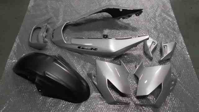 GSR400 GK7DA-102xxx の カウルセット *1737075957 中古拍卖