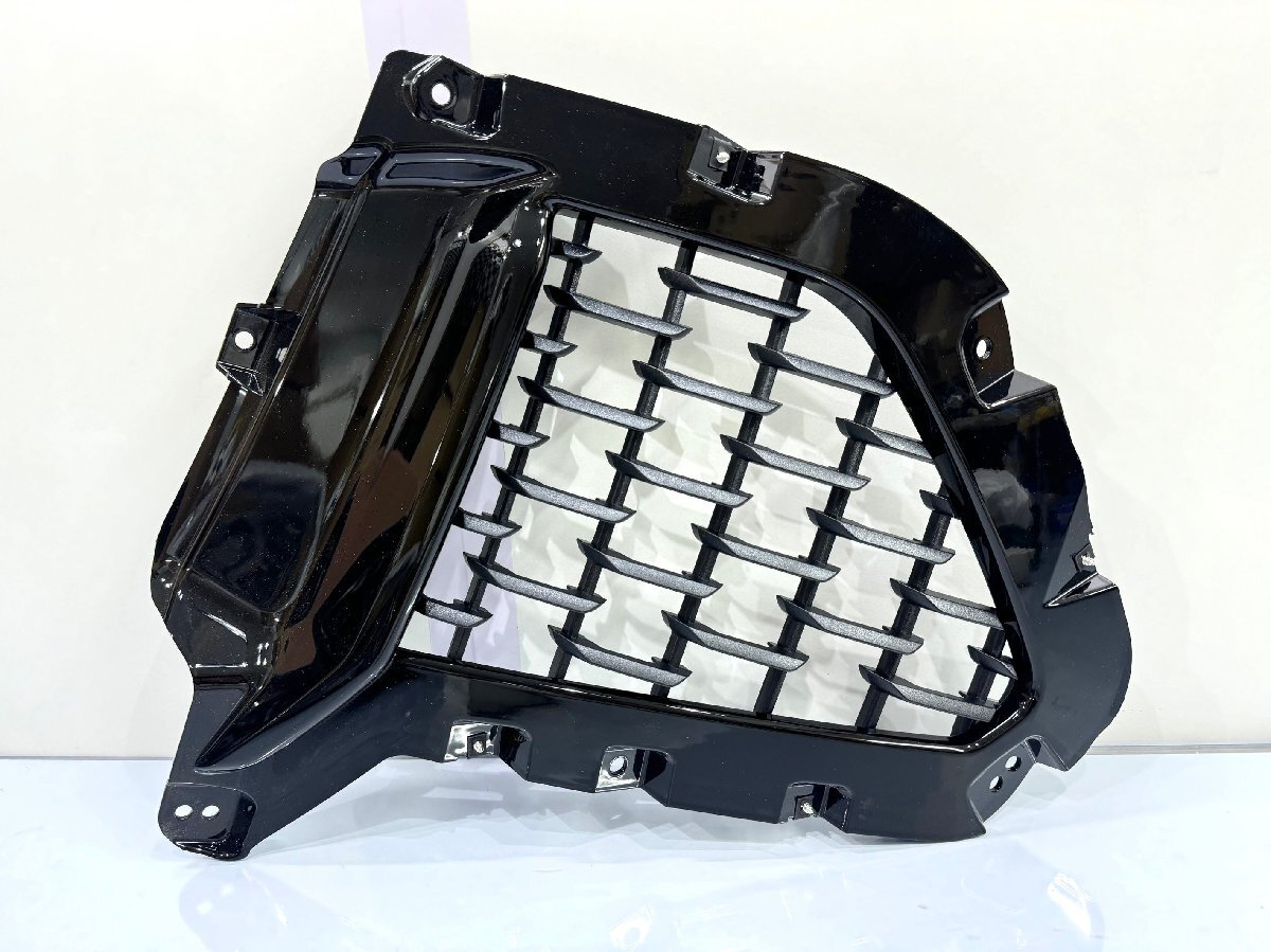 【未使用】マセラティ/レヴァンテ 純正フロントグリル 右 670123050 (G61-35)拍卖