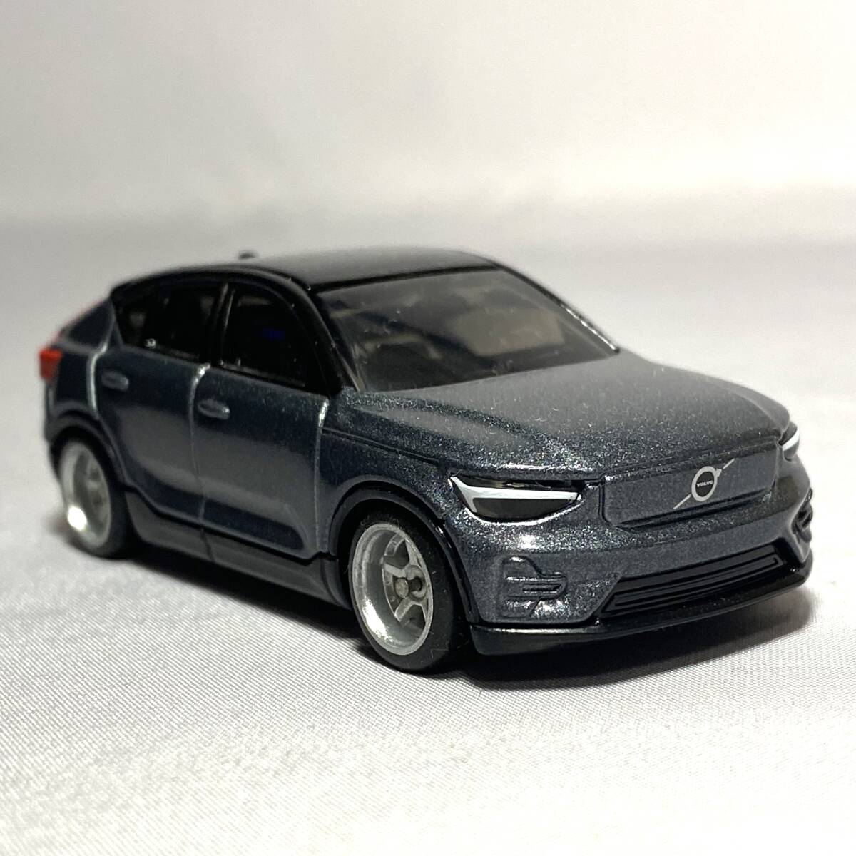 トミカ 改 【 VOLVO C40 Recharge 】 ホイール交換 ローダウン カスタム Tomica ルース拍卖