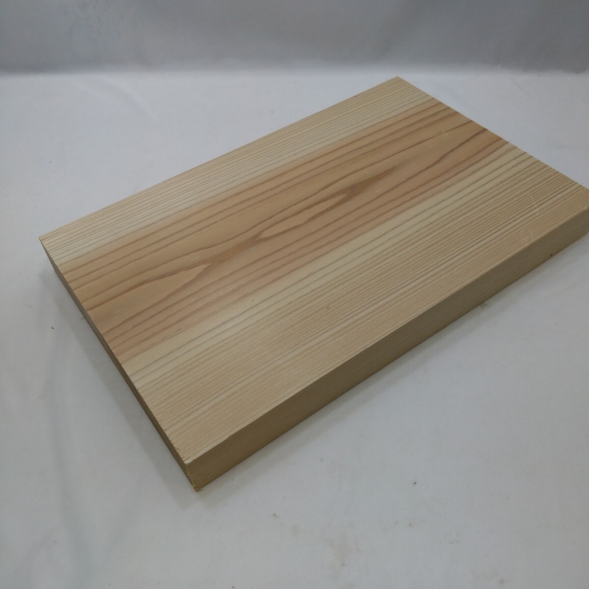 【天然木】 杉 無垢板 330㎜×210㎜×33㎜ 程度 無節 DIY 小物製作 趣味 彫刻 棚板拍卖