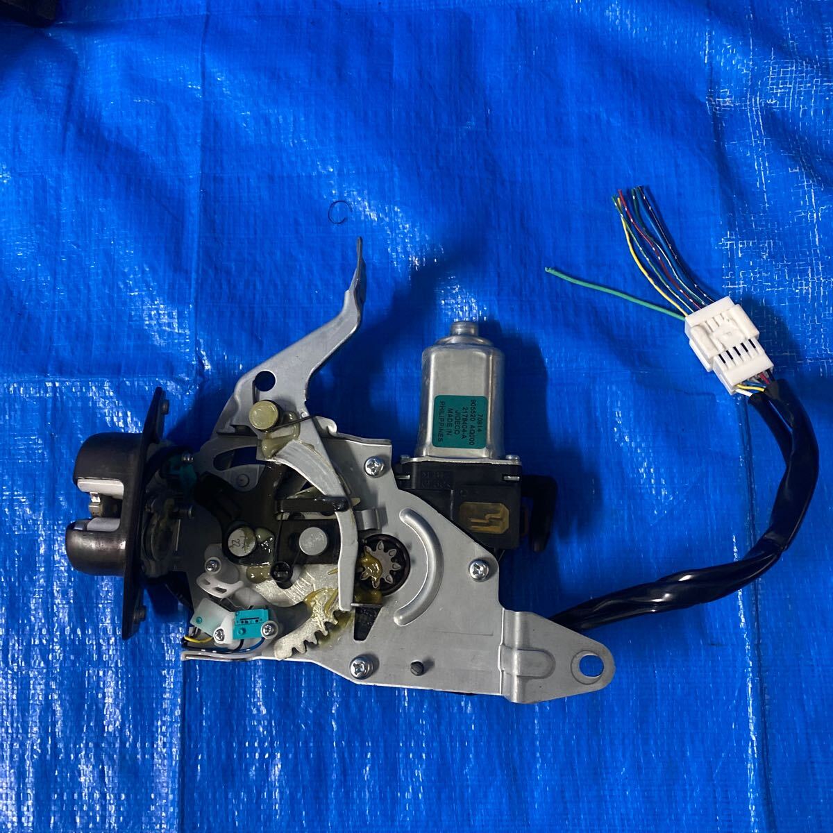 ◆ニッサン エルグランド《 E51 ME51 MNE51 》純正 トランク バックドアロックソレノイド リアゲードアクチュエーター 動作OK◆拍卖