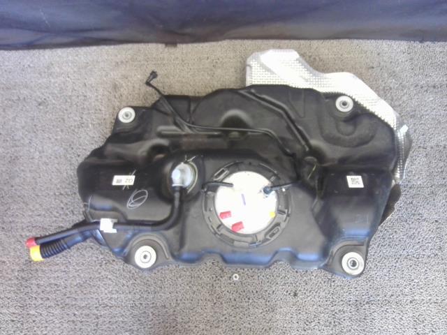 アクア 6AA-MXPK16 フューエルタンク 77001-52700拍卖