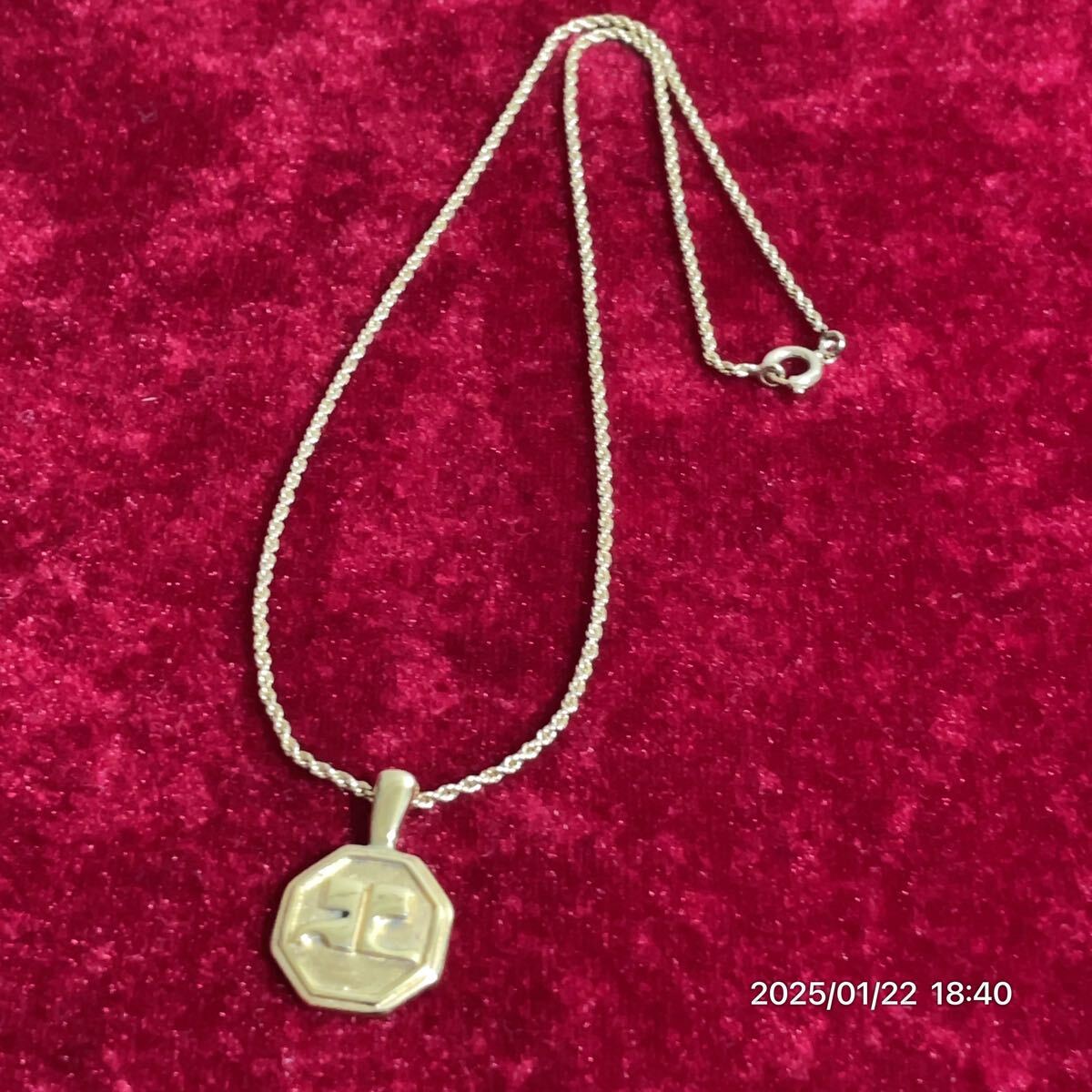 Courrges クレージュ ブランドロゴ ゴールドカラー ツイストチェーン ネックレス ペンダント アクセサリー拍卖