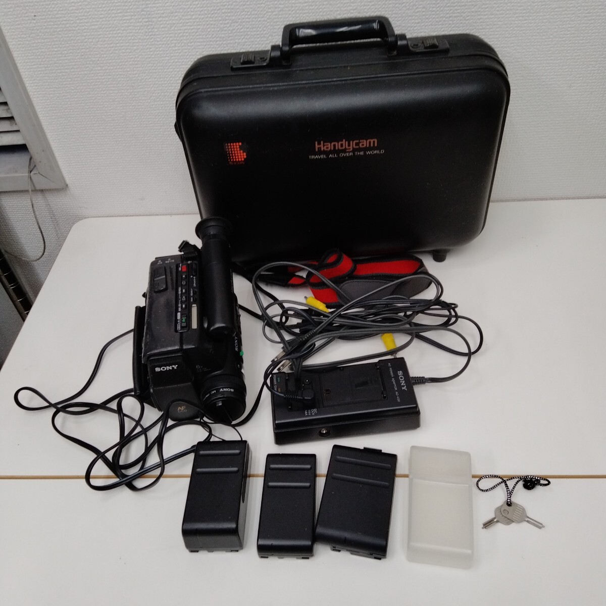 【長期保管】【ジャンク品】 SONY ビデオカメラ CCD−TR55拍卖